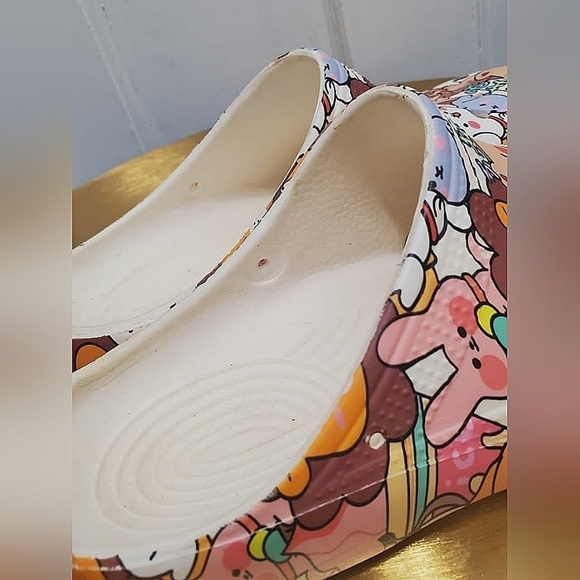 Women's Classic Cartoon Character Printed Clogs Size 8 🌴 - Picture 3 of 7